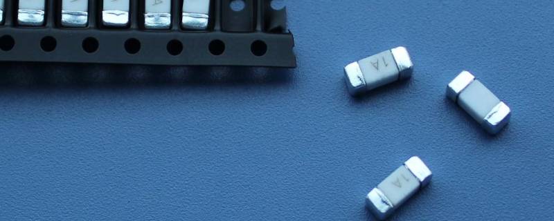 众泰rs9玻璃升降器保险丝在哪